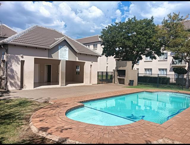 2 BEDROOM SECTIONAL TITLE FOR SALE IN KLIPPOORTJE